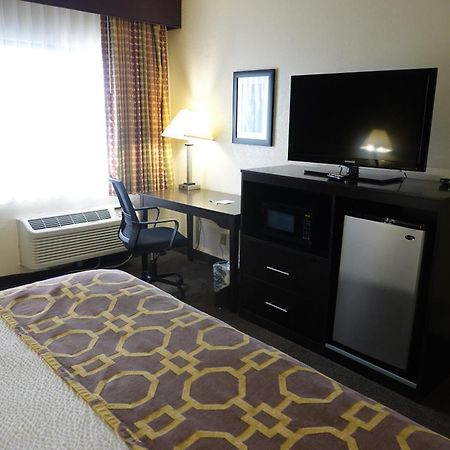 Baymont By Wyndham Janesville Extérieur photo